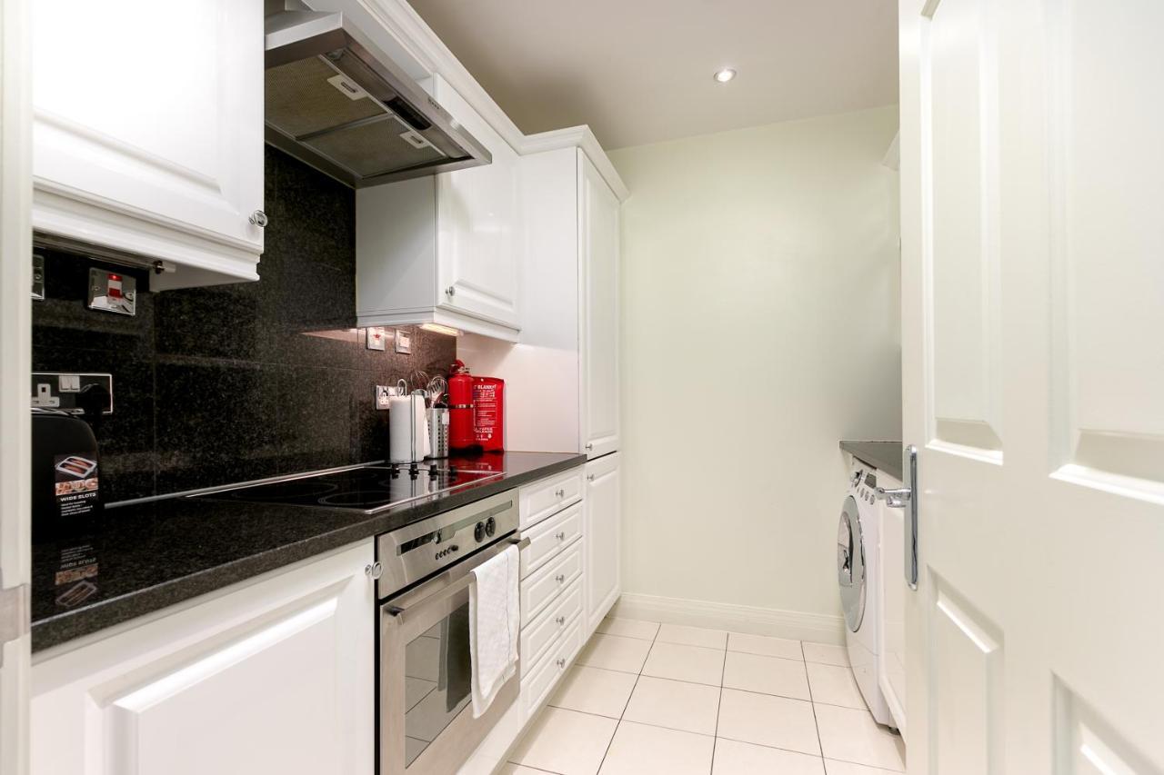 Point West Apartments Лондон Экстерьер фото