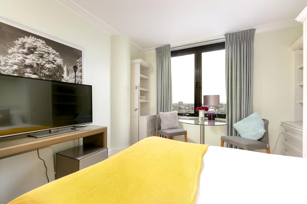 Point West Apartments Лондон Экстерьер фото