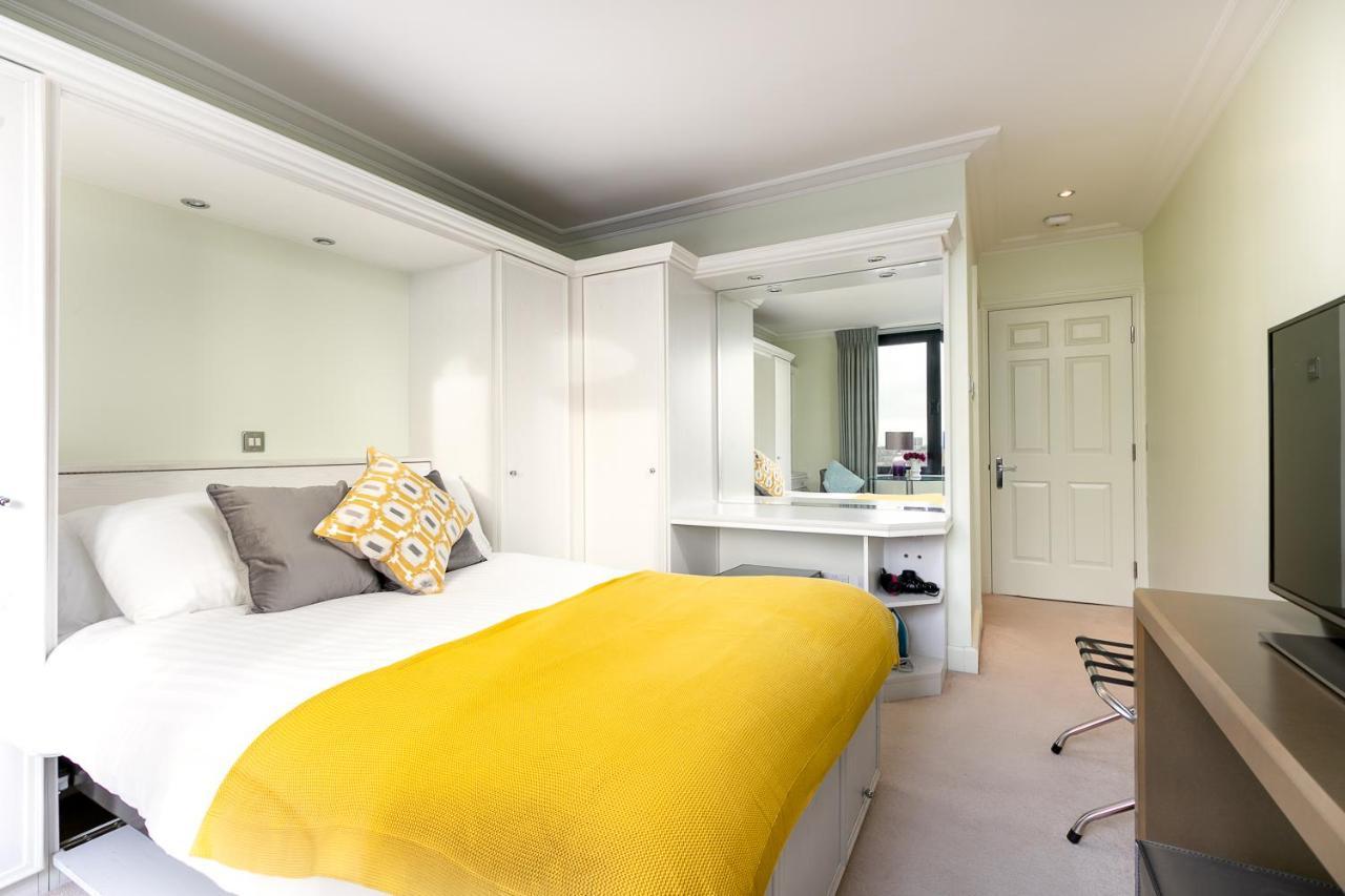 Point West Apartments Лондон Экстерьер фото
