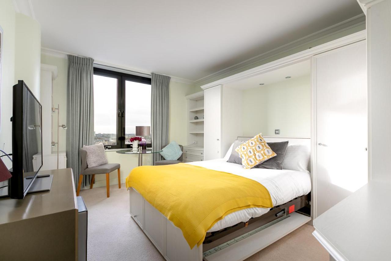 Point West Apartments Лондон Экстерьер фото