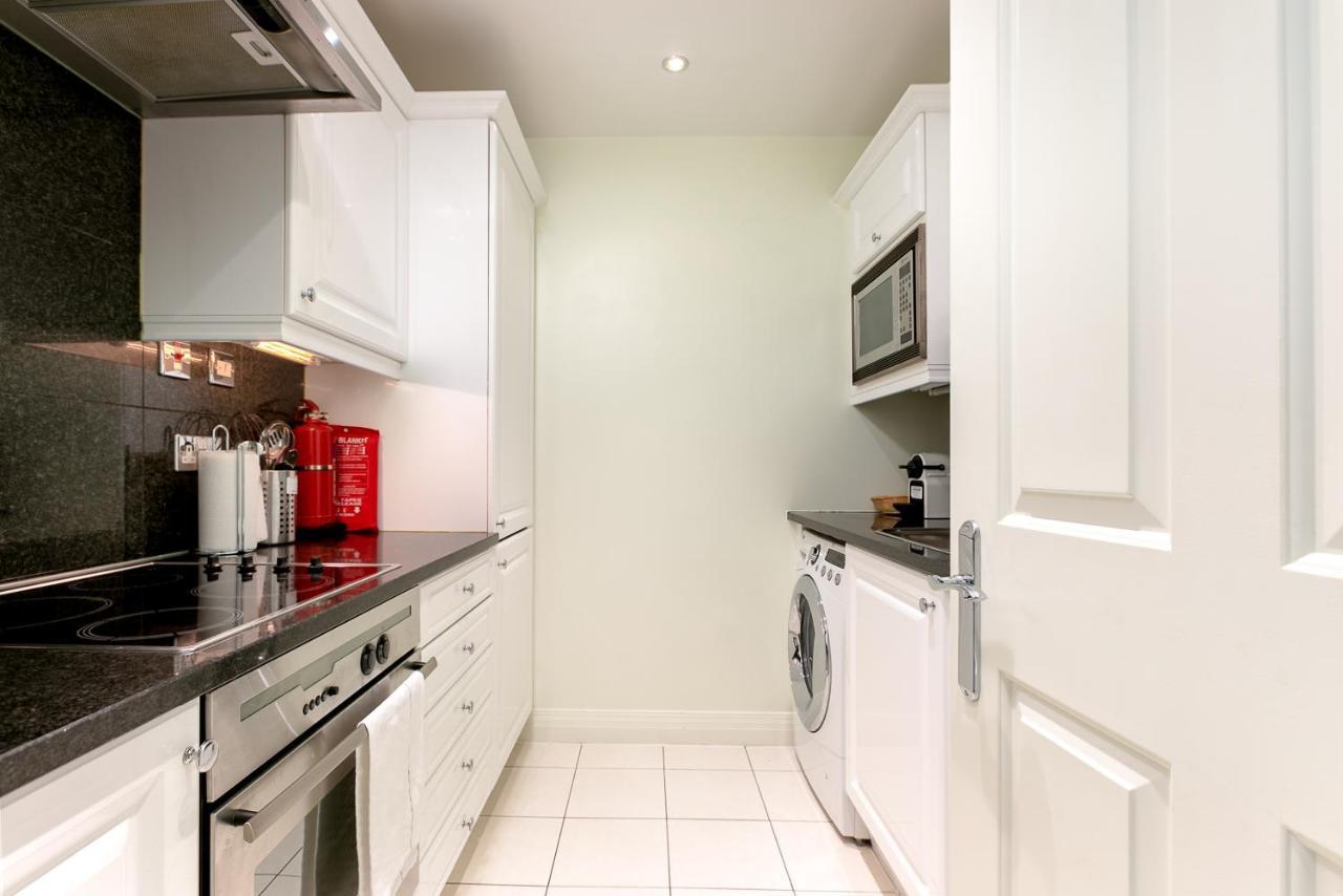 Point West Apartments Лондон Экстерьер фото