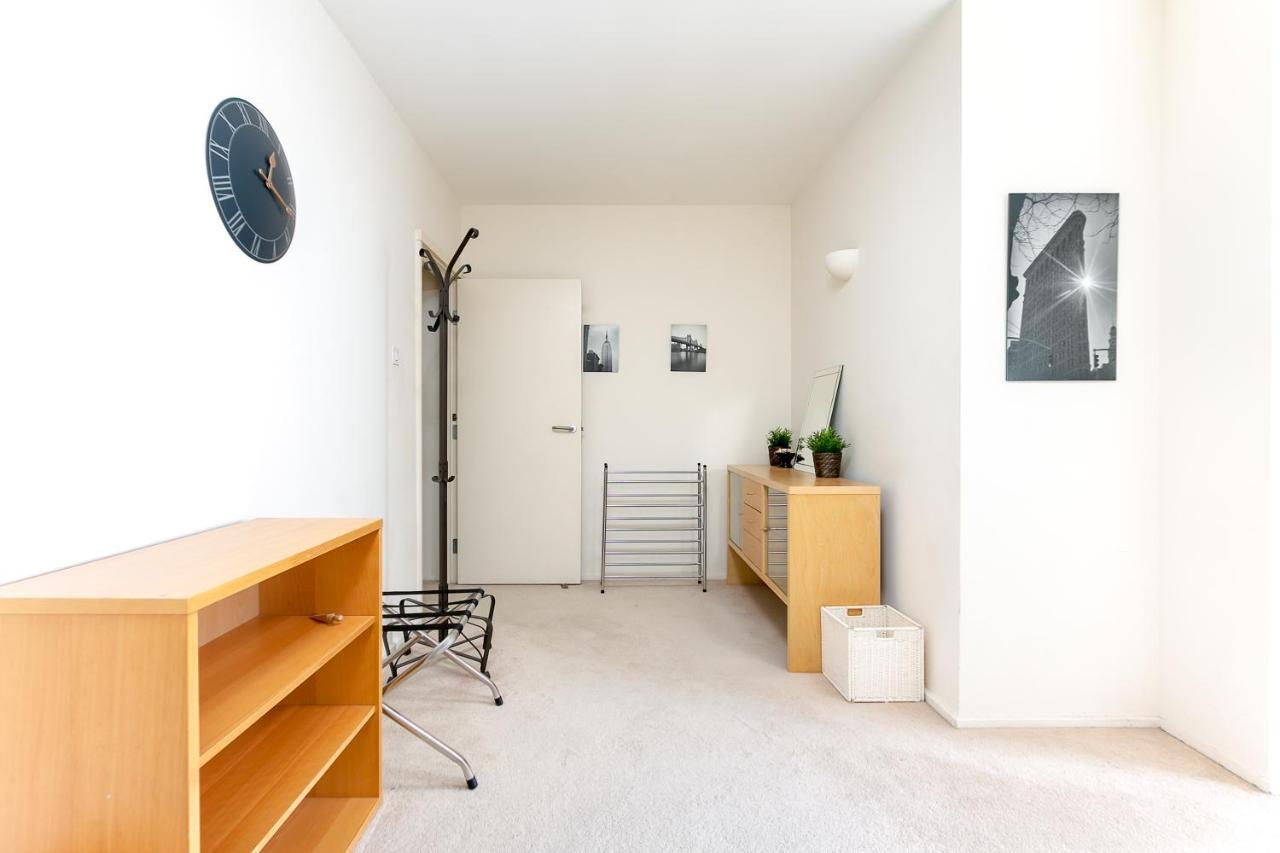 Point West Apartments Лондон Экстерьер фото