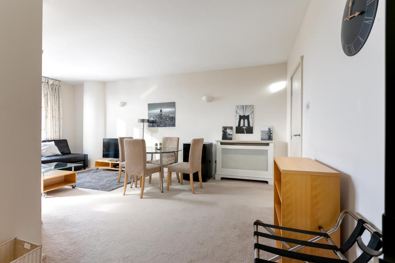 Point West Apartments Лондон Экстерьер фото