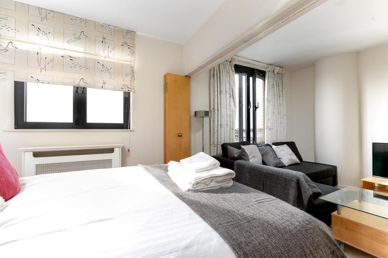 Point West Apartments Лондон Экстерьер фото